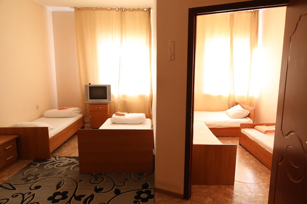 Hotel Alkuat Αστάνα Εξωτερικό φωτογραφία